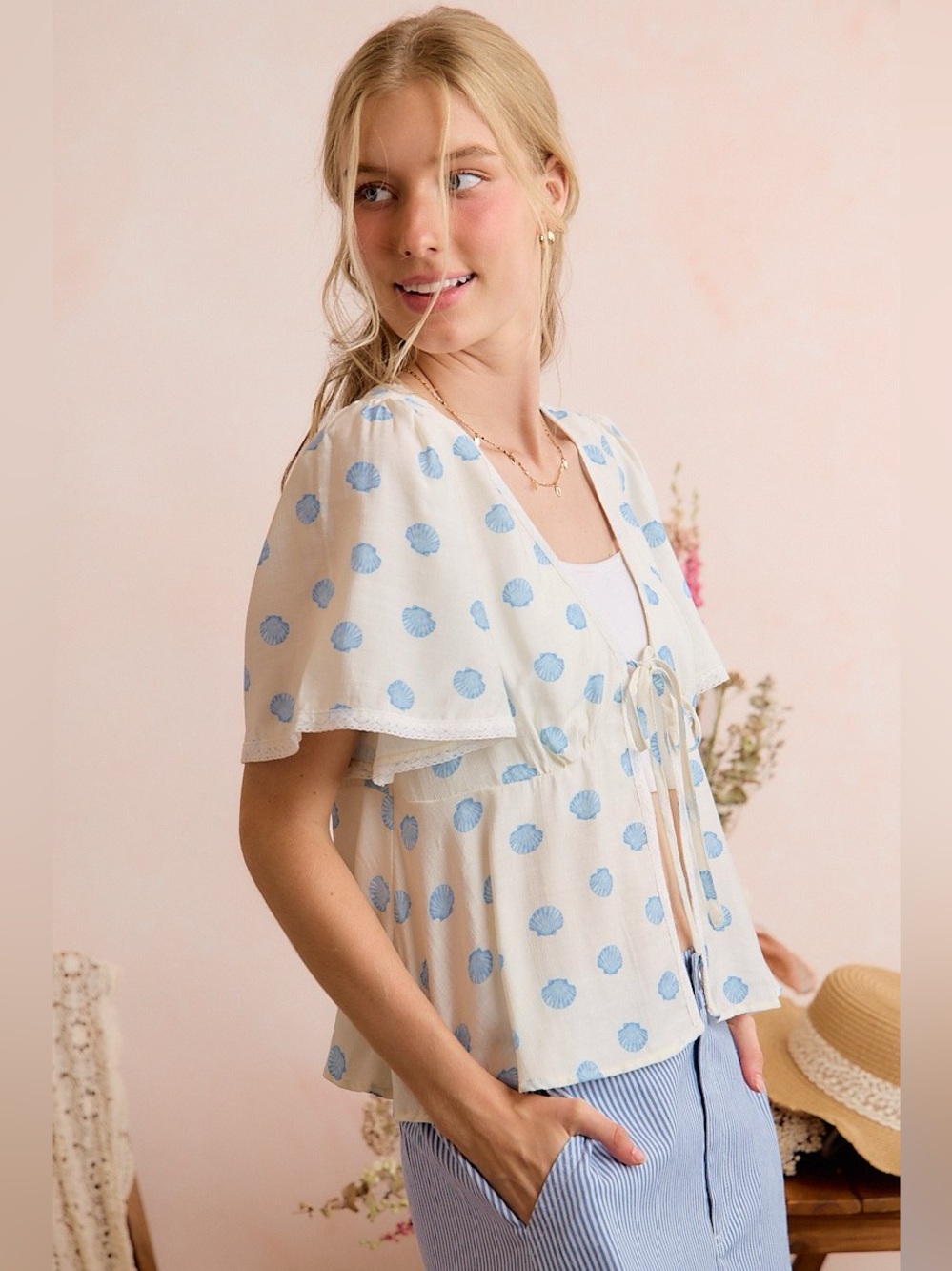 SO ME Shell Print Tie Front Flutter Sleeves Blouse Top - Picture 14 of 16